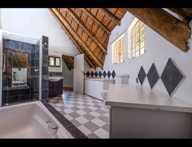 3 BEDROOM HOUSE TO LET IN CHARTWELL